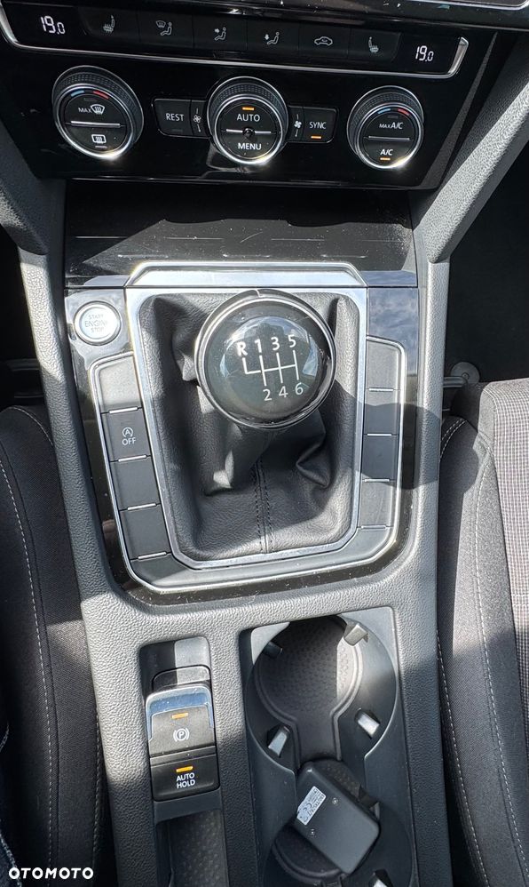 Volkswagen Passat 2.0 TDI SCR Comfortline - 35