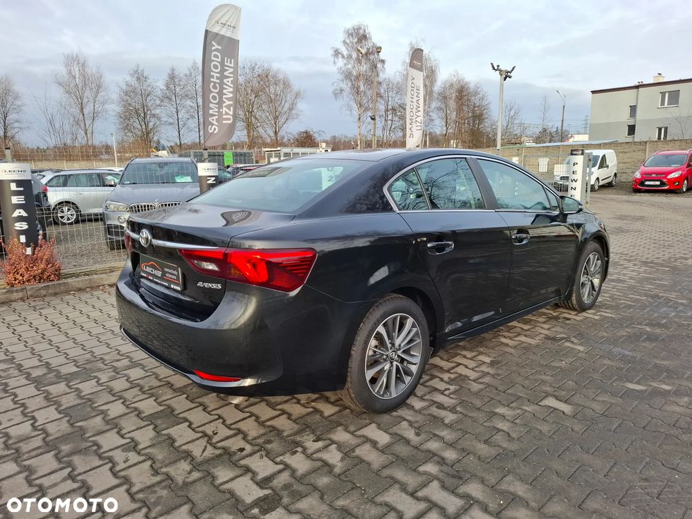 Toyota Avensis - 28