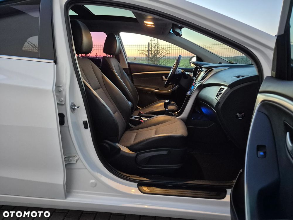 Hyundai i30 1.6 CRDi Premium - 26