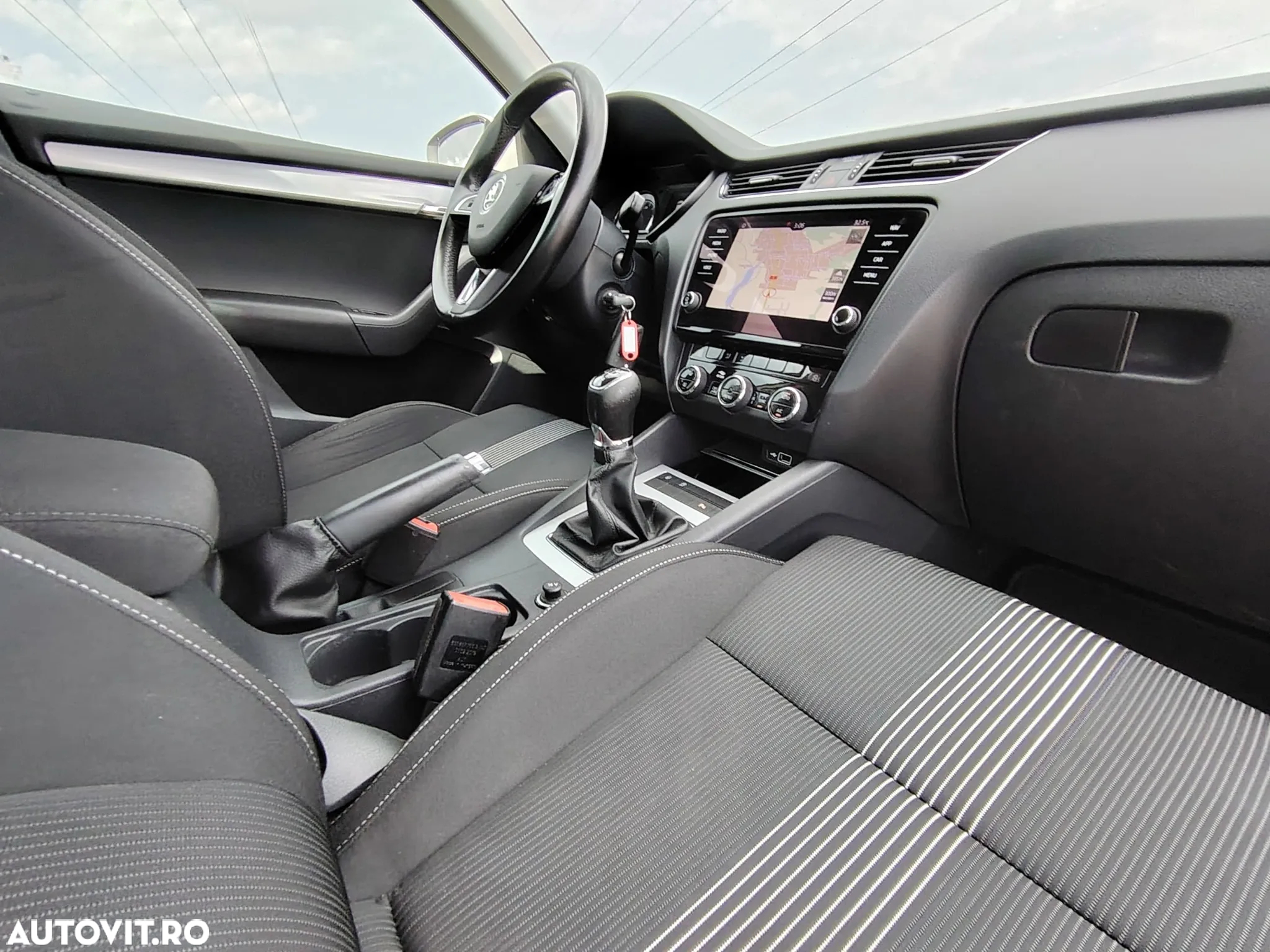 Skoda Octavia Combi 1.6 TDI Sport Edition - 8
