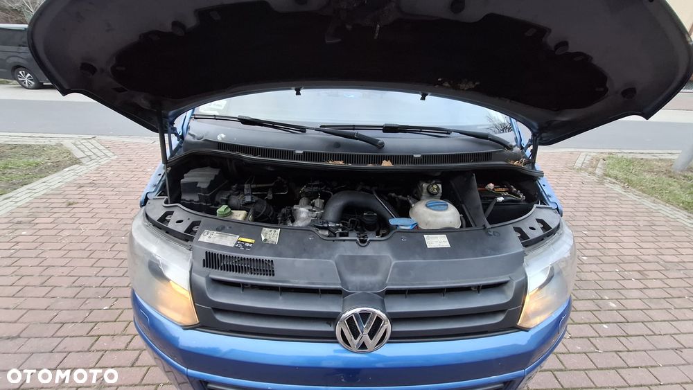 Volkswagen Caravelle - 27