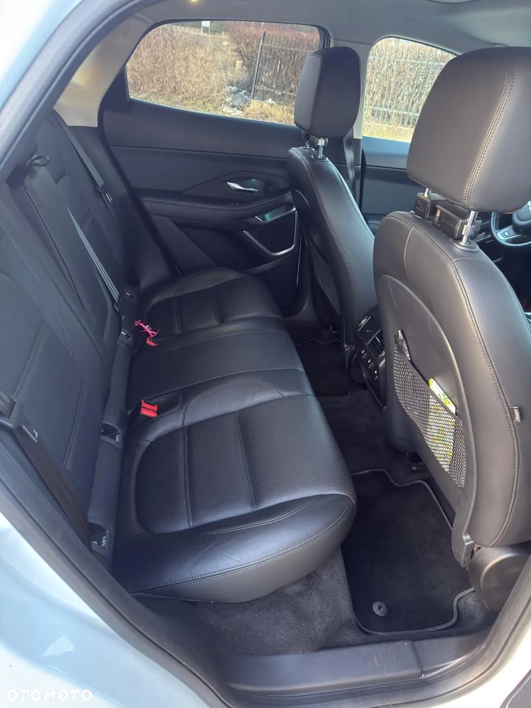 Jaguar E-Pace P250 AWD SE - 26