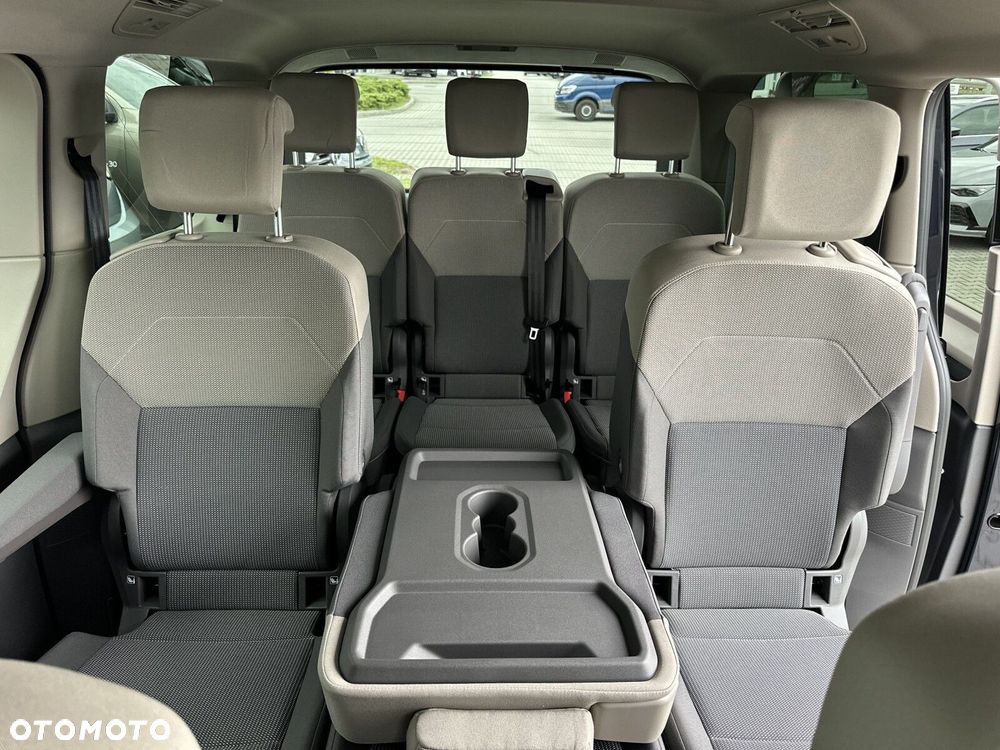 Volkswagen Multivan - 31