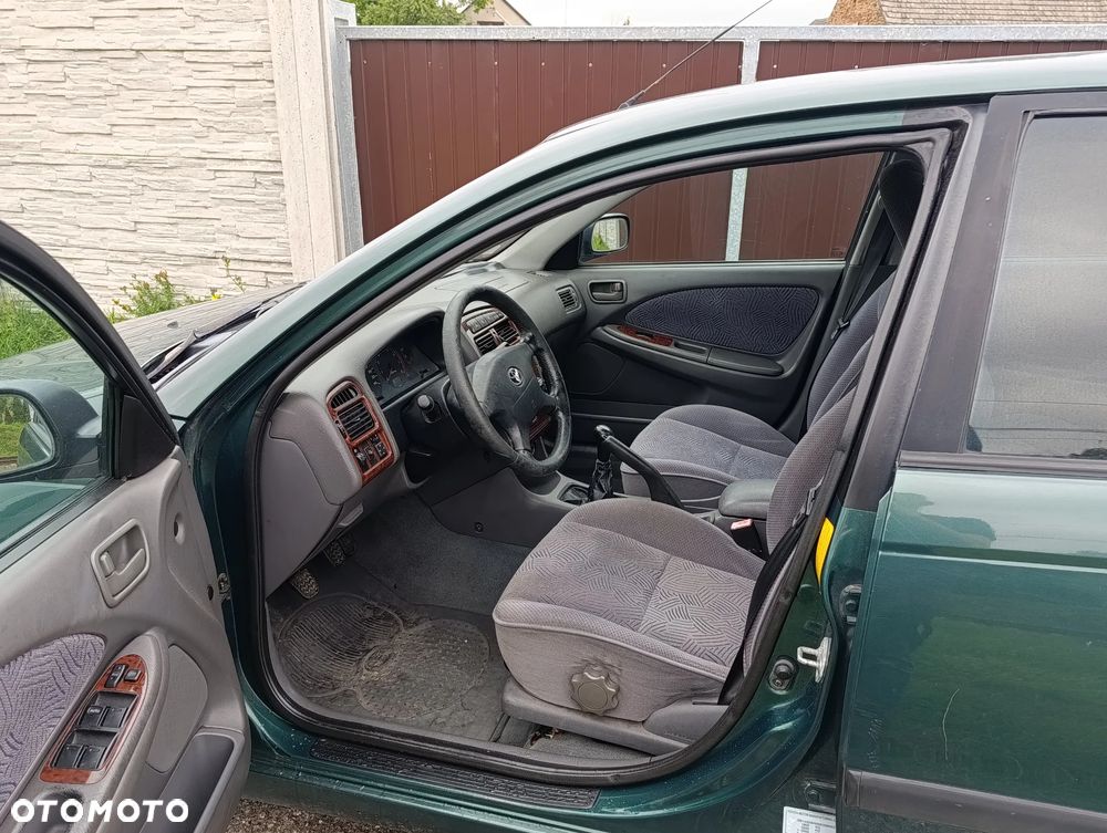 Toyota Avensis - 7