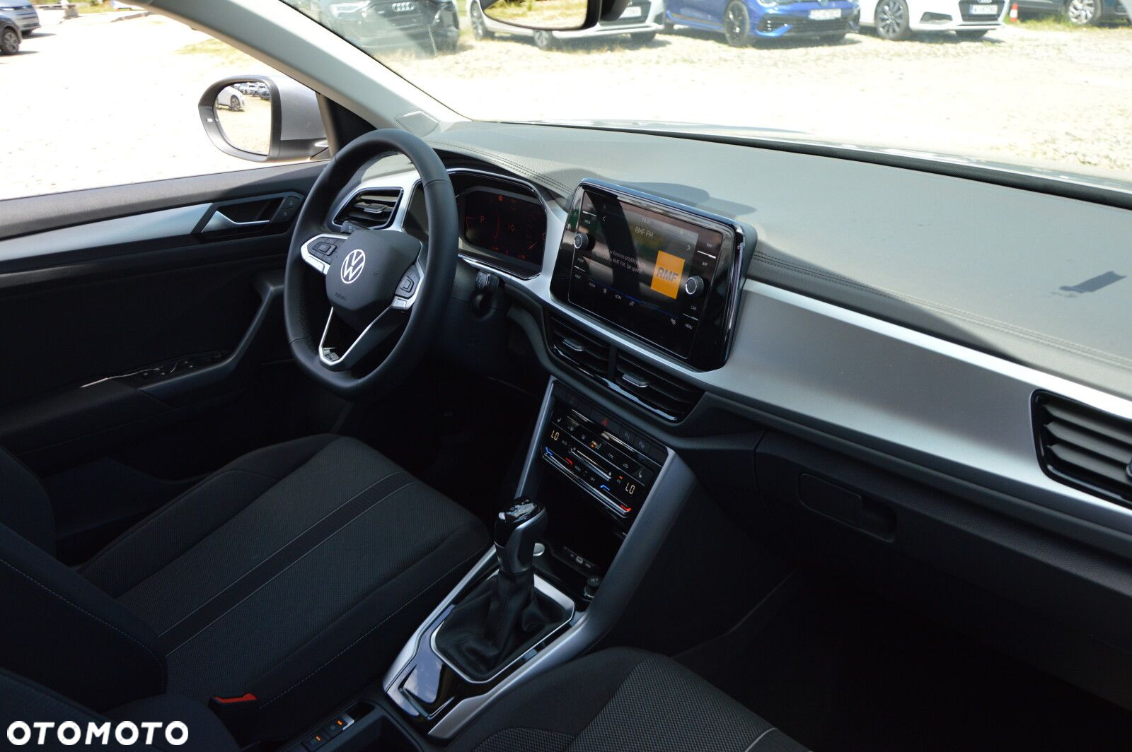 Volkswagen T-Roc - 16