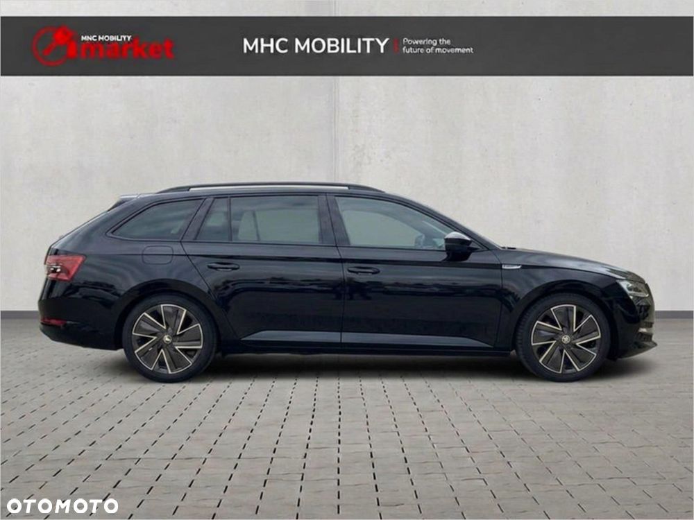 Skoda Superb 2.0 TDI SCR 4x4 Sportline DSG - 6