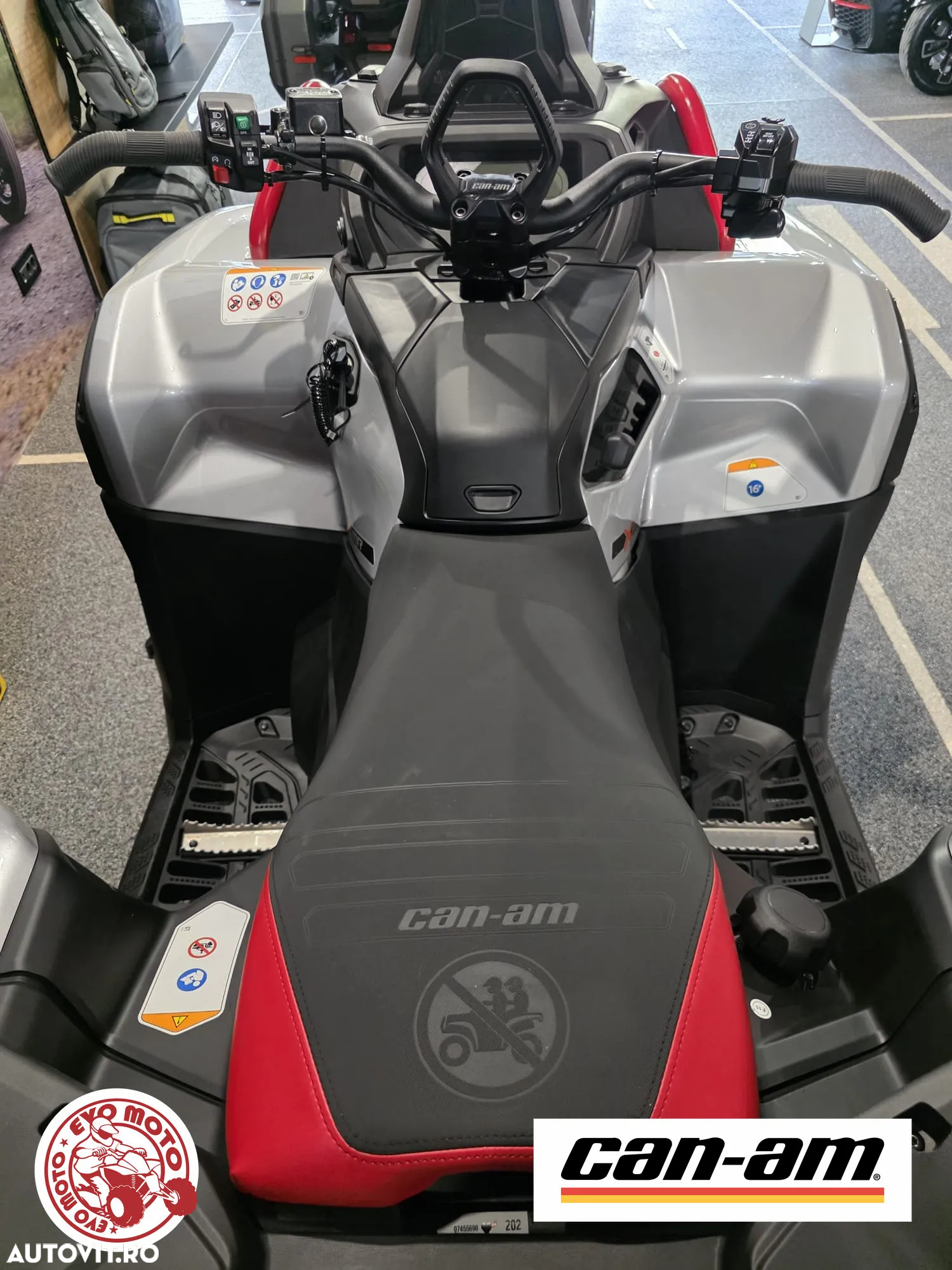 Can-Am Outlander - 4
