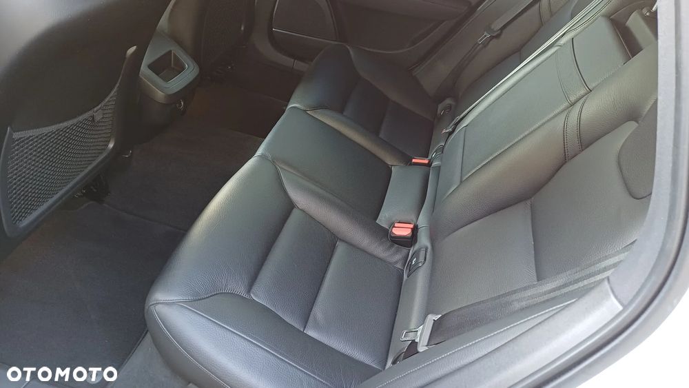 Volvo V90 D4 Geartronic Kinetic - 31