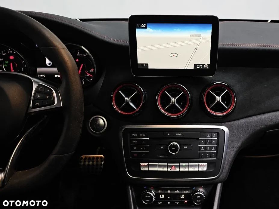 Mercedes-Benz CLA - 11
