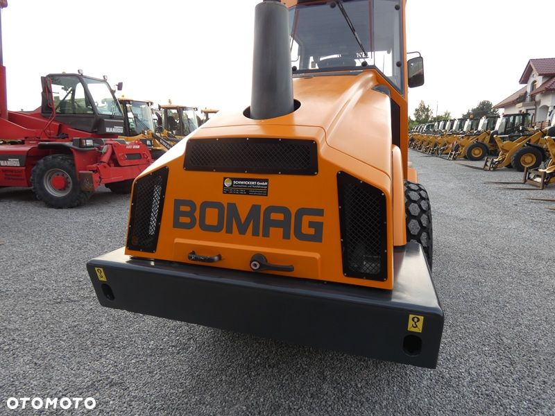 Bomag BW177D-4 / Walec Drogowy Guma - Stal / z Niemiec / 2600mtg / - 32