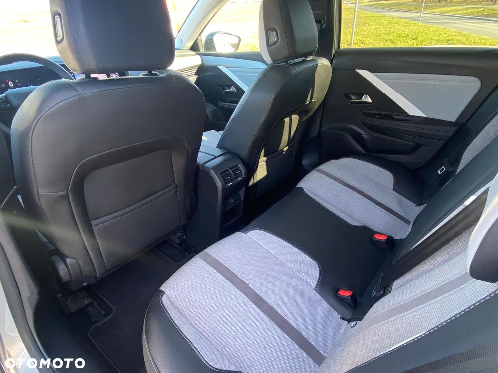 Opel Astra 1.5 D Automatik Business Elegance - 10