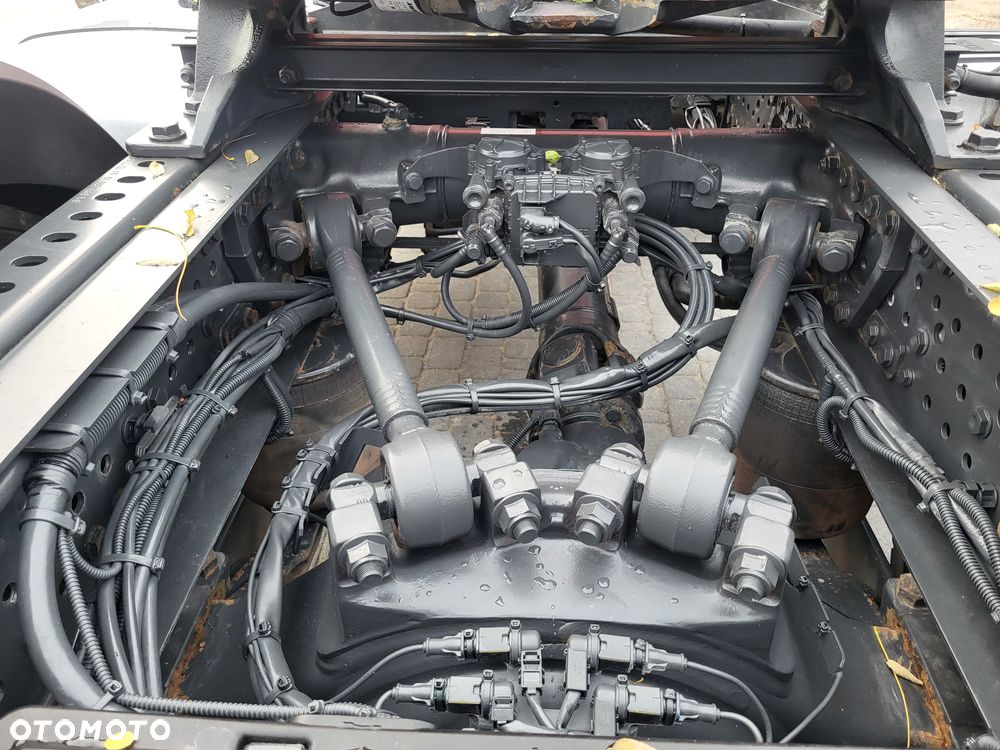 Mercedes-Benz 1851 - 34