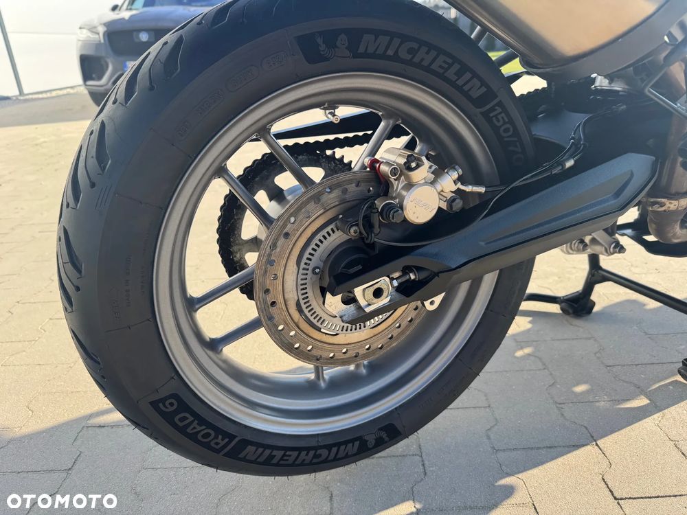 Triumph Tiger - 22