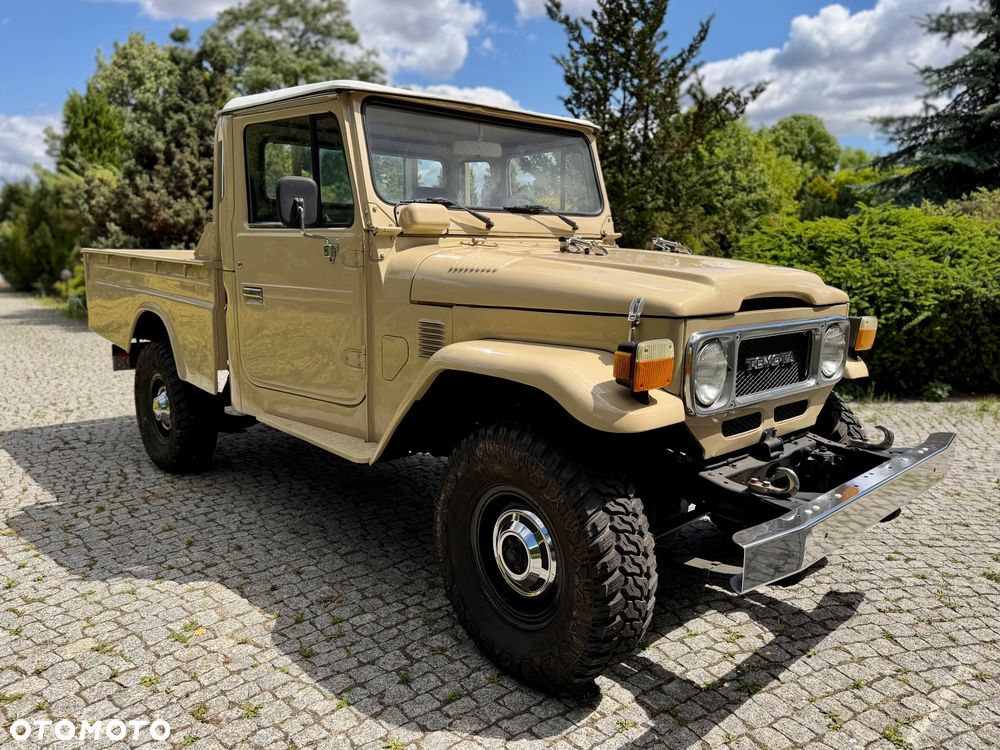 Toyota Land Cruiser - 3