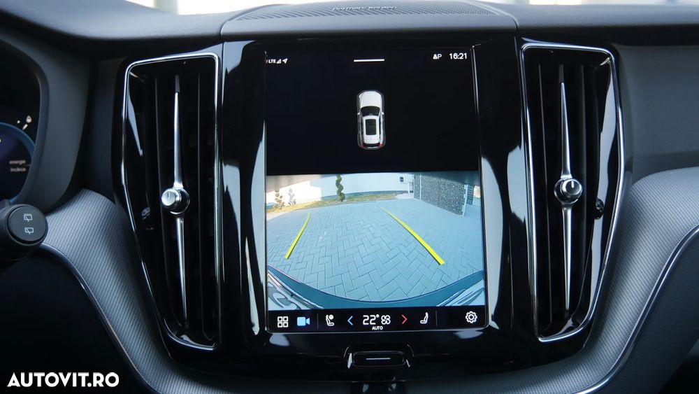 Volvo XC 60 T6 AWD Recharge Geartronic RDesign - 25