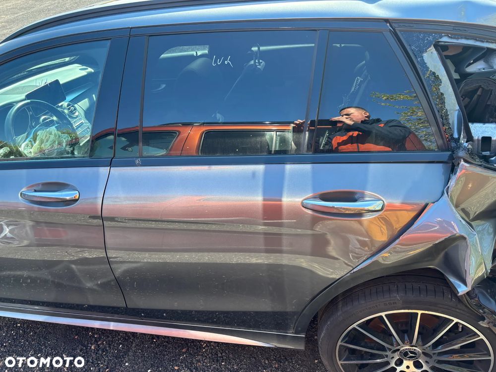 Mercedes C klasa w205 kod lak 992 drzwi tył tylne lewe - 1