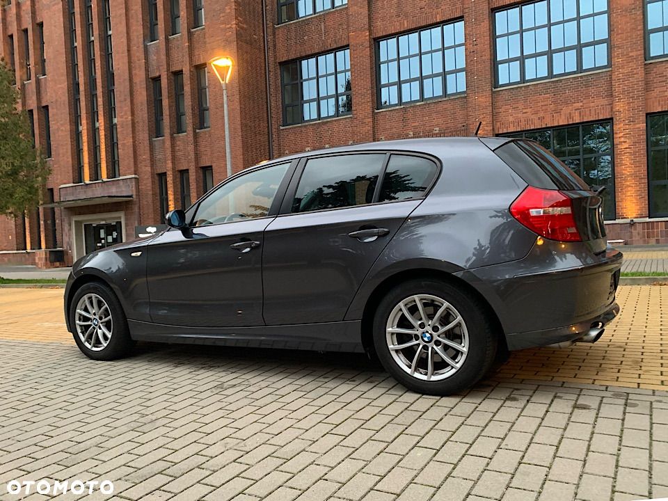 BMW Seria 1 120i - 17