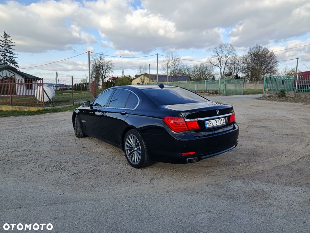 BMW Seria 7 750Li - 6