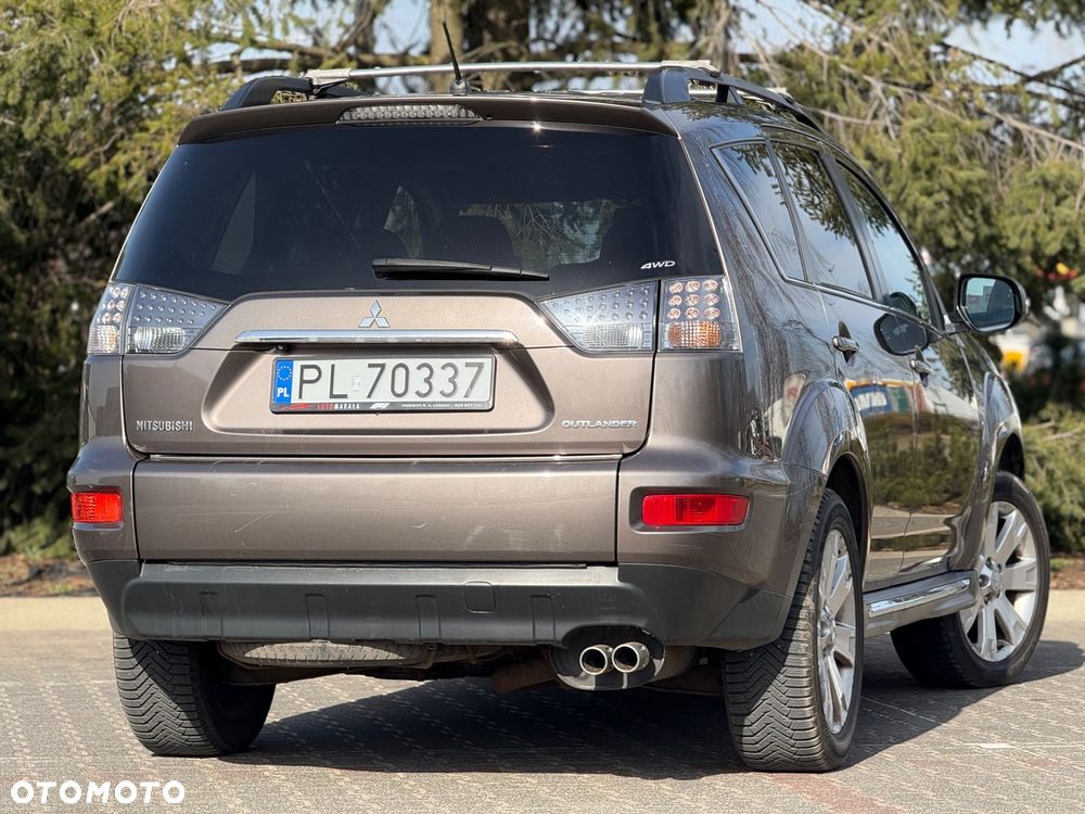 Mitsubishi Outlander 2.2 DI-D 4WD TC-SST Instyle - 16