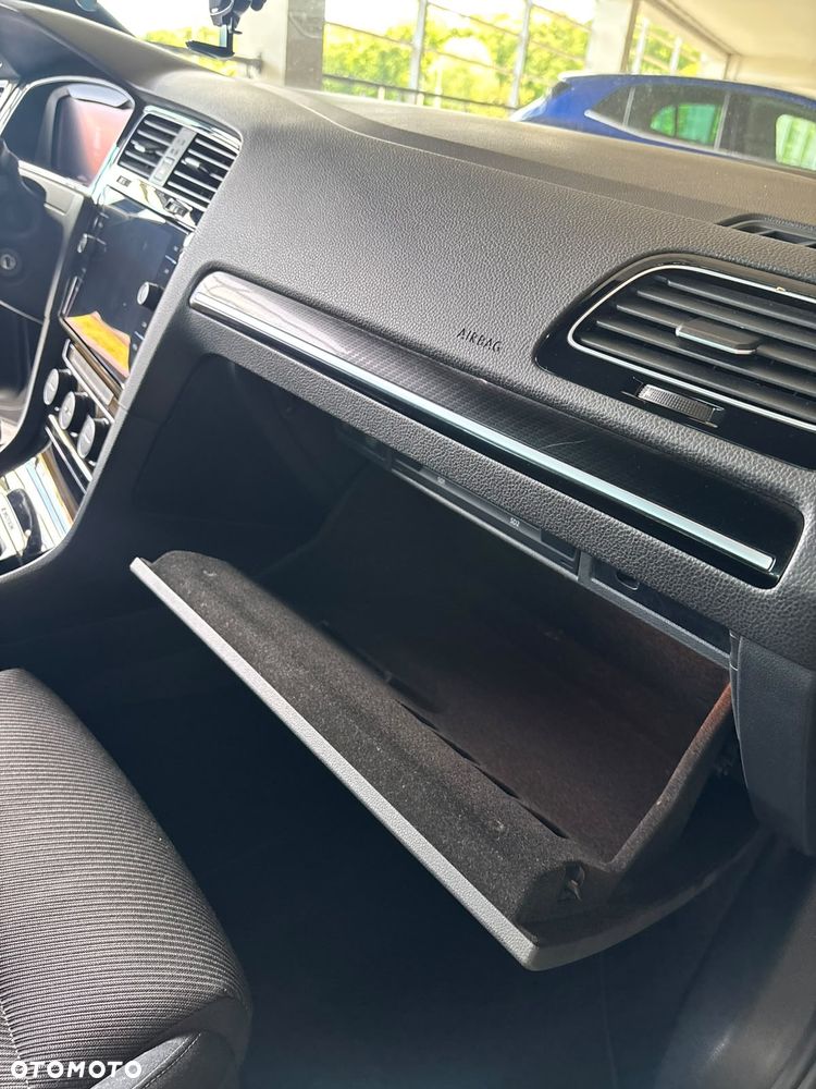 Volkswagen Golf - 29
