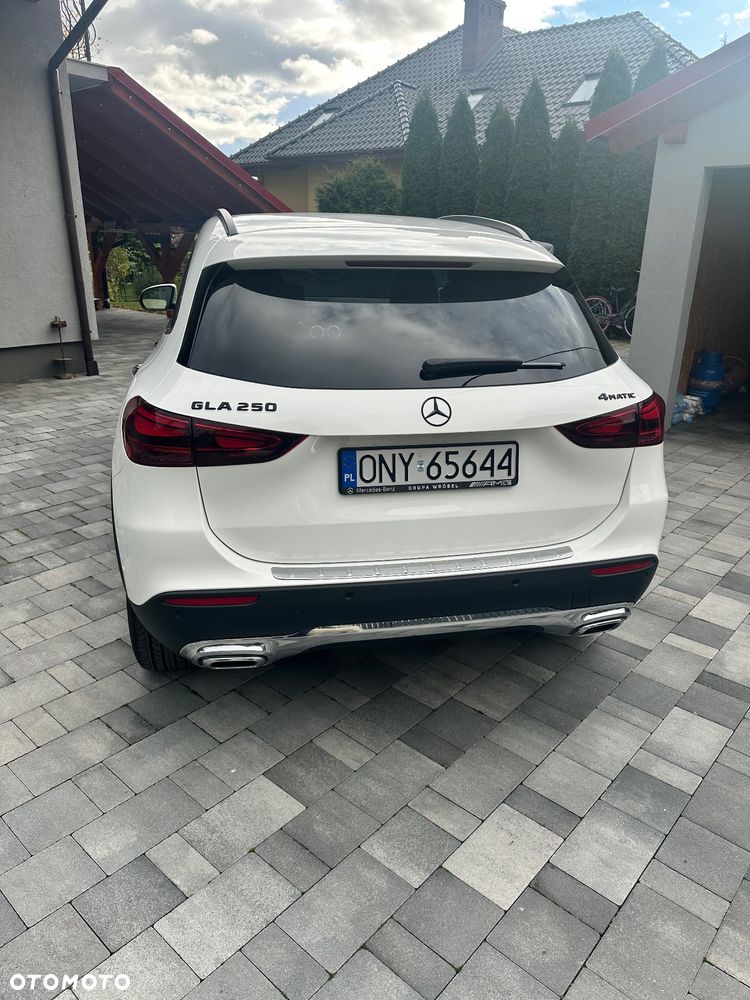 Mercedes-Benz GLA 250 4Matic 8G-DCT Edition Progressive Line - 2