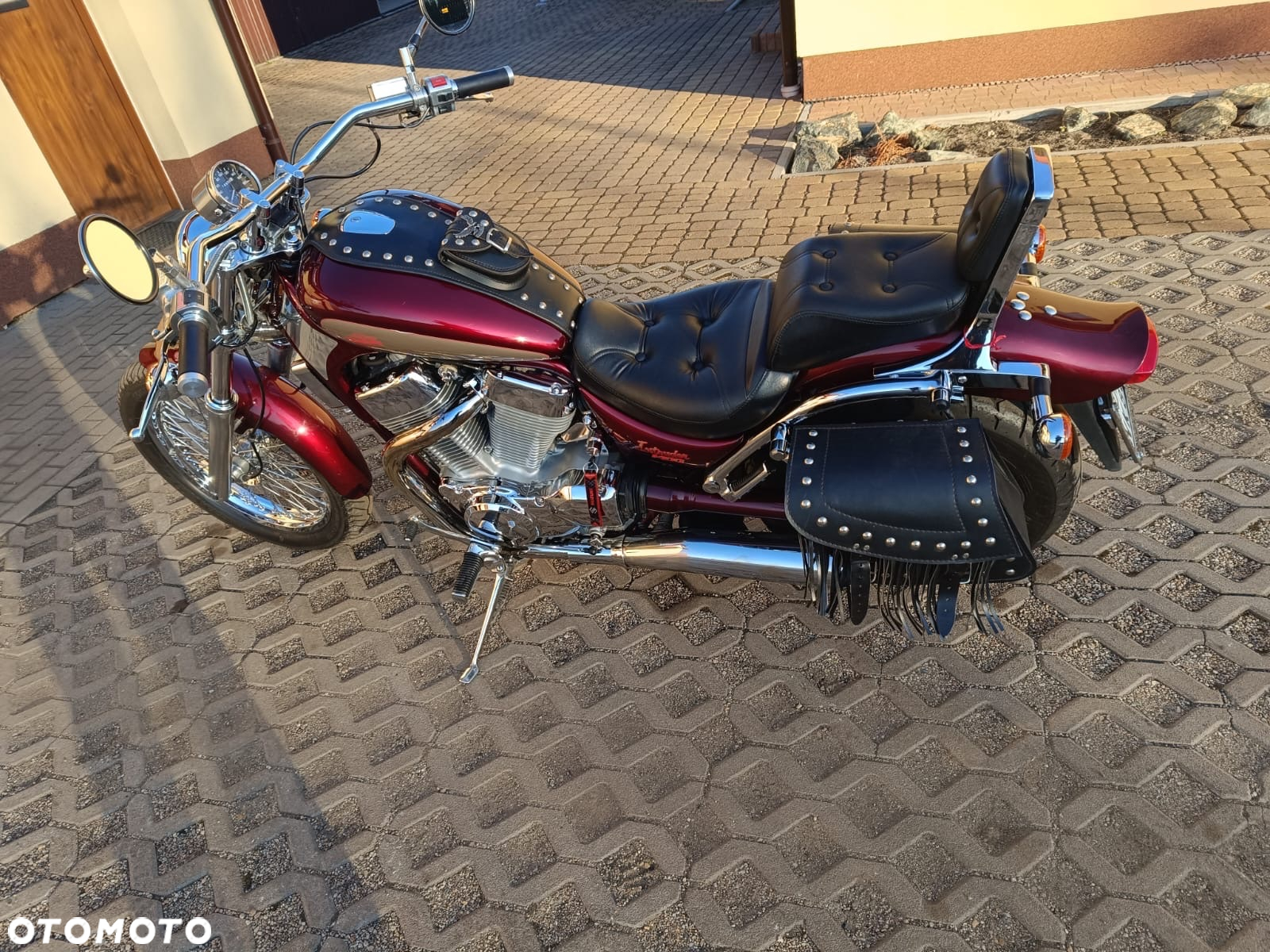 Suzuki Intruder - 4