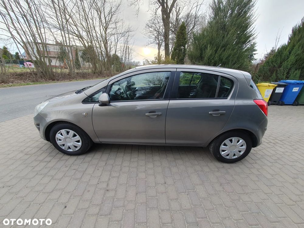 Opel Corsa 1.4 16V 150 Jahre - 4