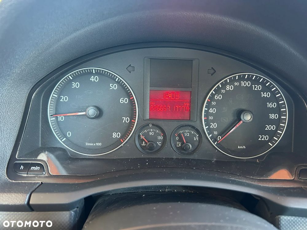 Volkswagen Golf - 8