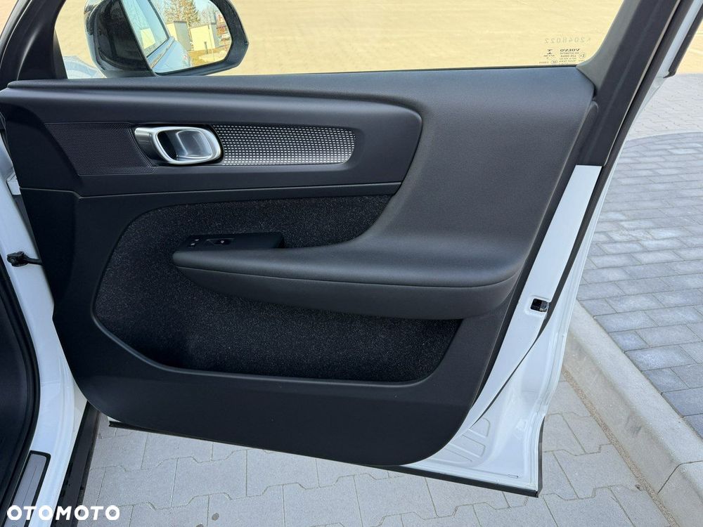 Volvo XC 40 D4 SCR AWD R-Design - 31