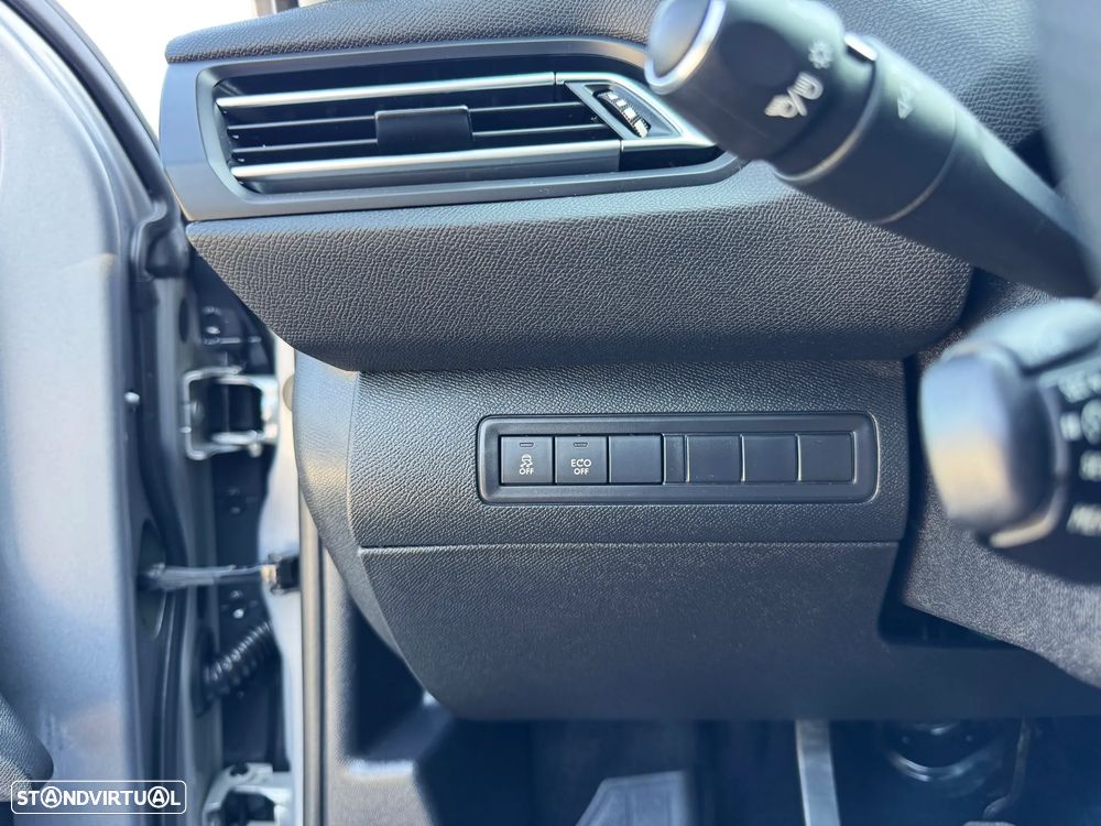 Peugeot 308 1.2 PureTech Allure Full LED - 16