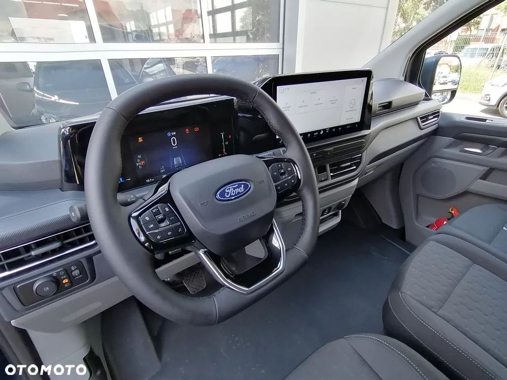 Ford CUSTOM VAN LIMITED - 12