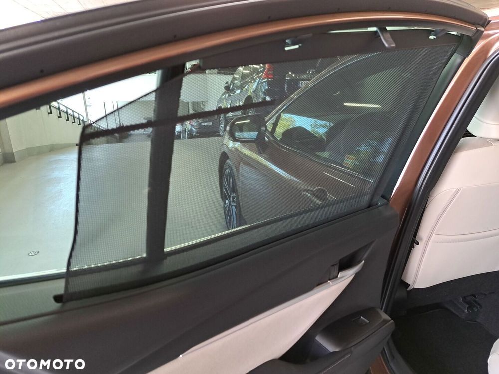 Toyota Camry - 37