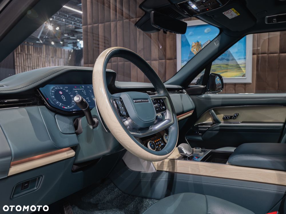 Land Rover Range Rover 4.4 V8 P535 LWB SV - 6