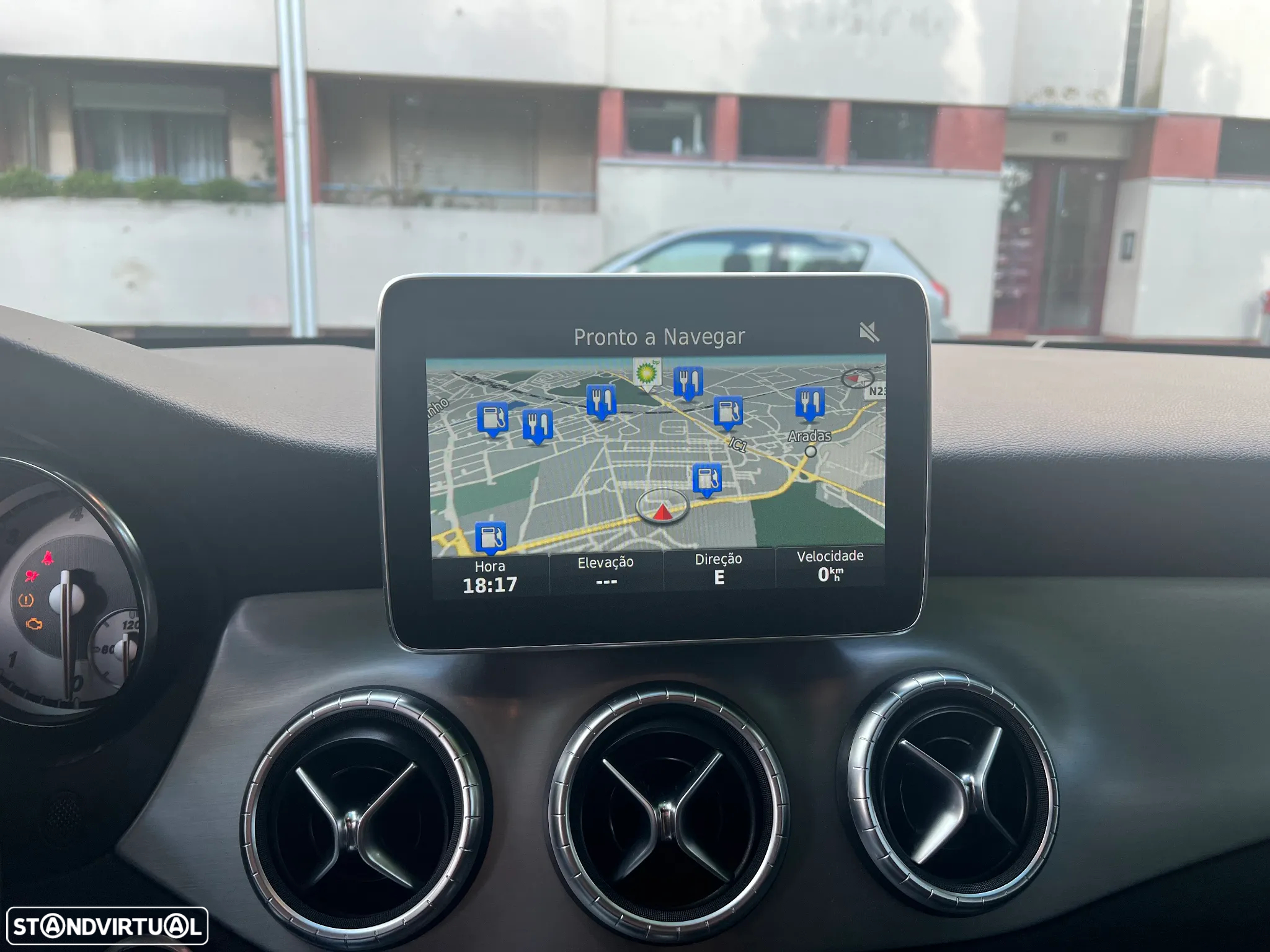 Mercedes-Benz CLA 180 d Shooting Brake AMG Line - 9