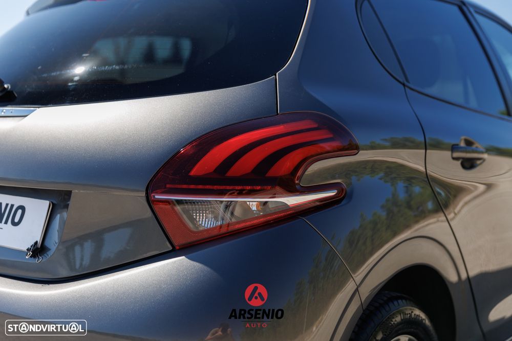 Peugeot 208 1.5 BlueHDi Signature - 24