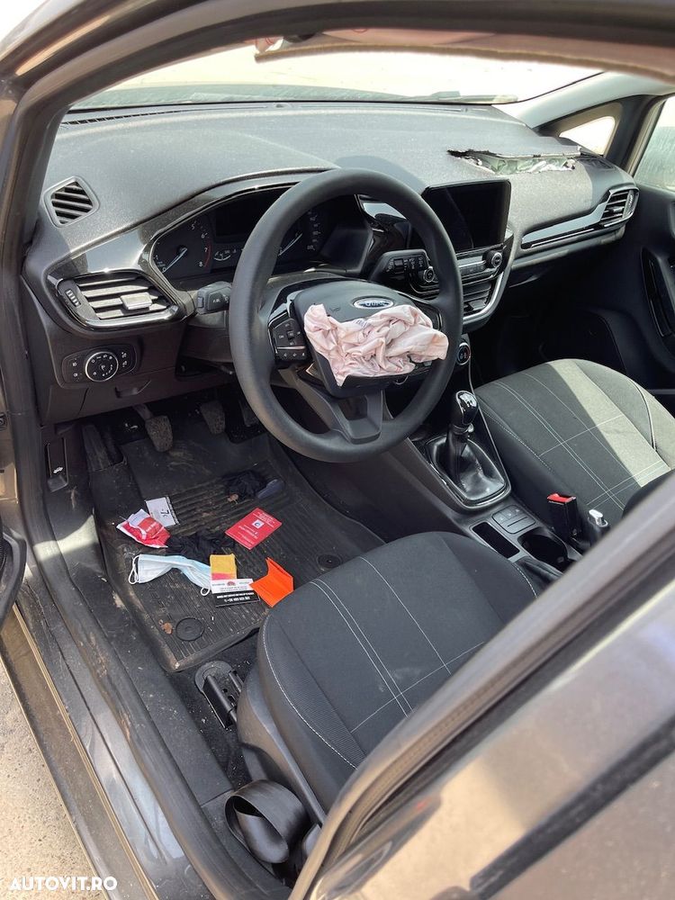Dezmembrez Ford Fiesta 2018 Hatchback Gri - 4