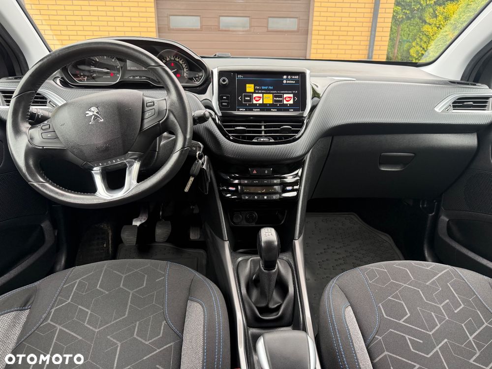 Peugeot 2008 BlueHDi 100 STOP & START Style - 11