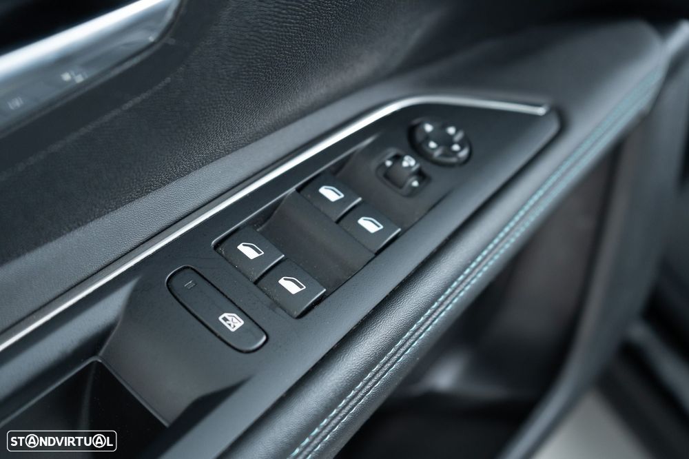 Peugeot 3008 1.6 Hybrid Allure e-EAT8 - 22