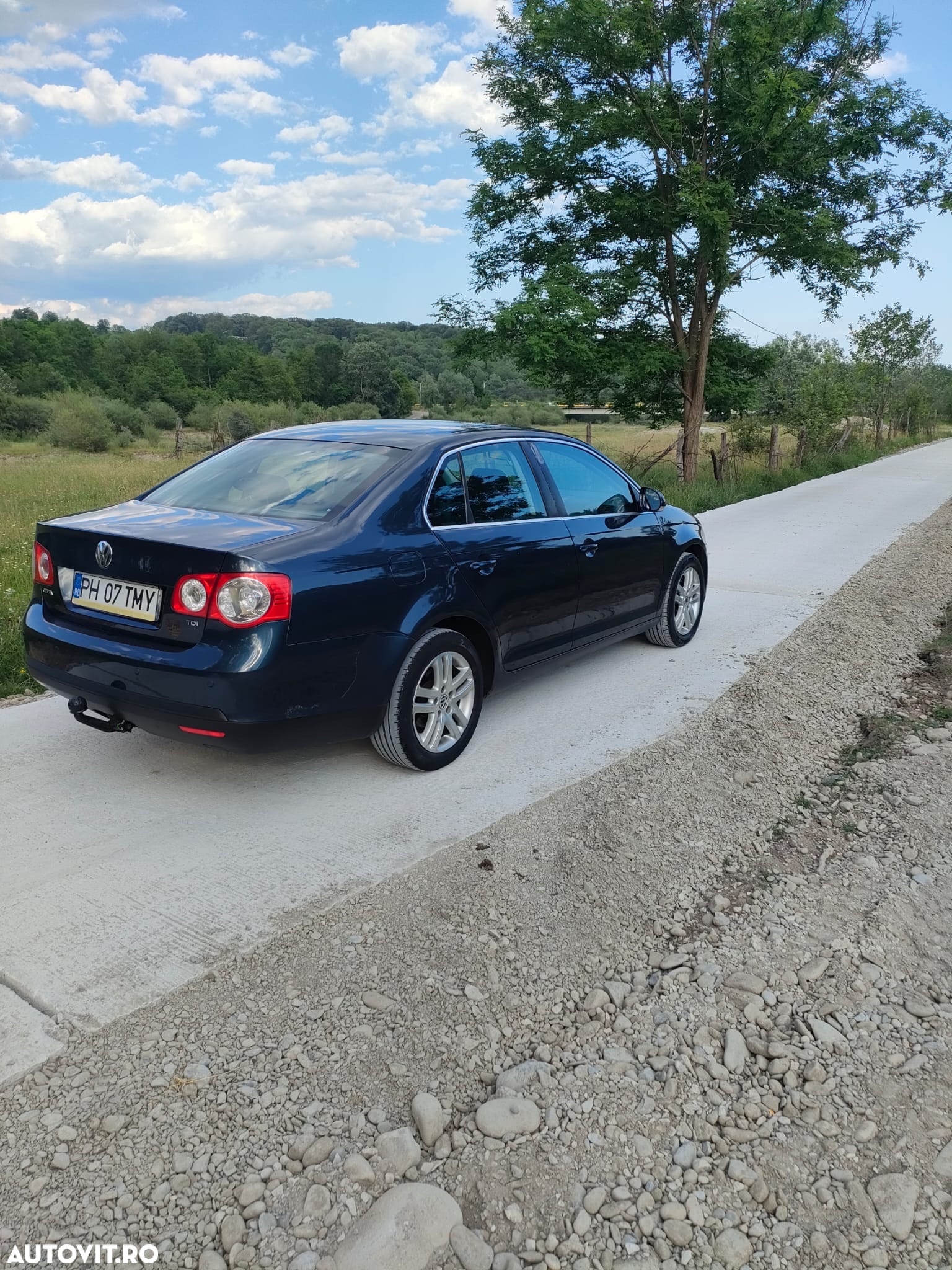 Volkswagen Jetta 1.9 TDI Comfortline - 4