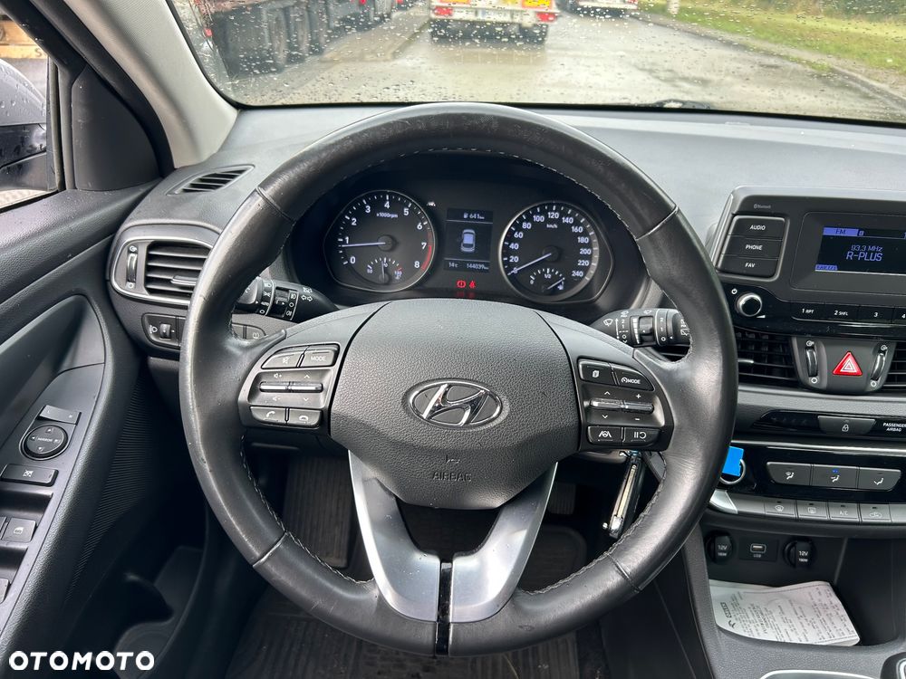 Hyundai i30 1.5 DPI Classic + - 10