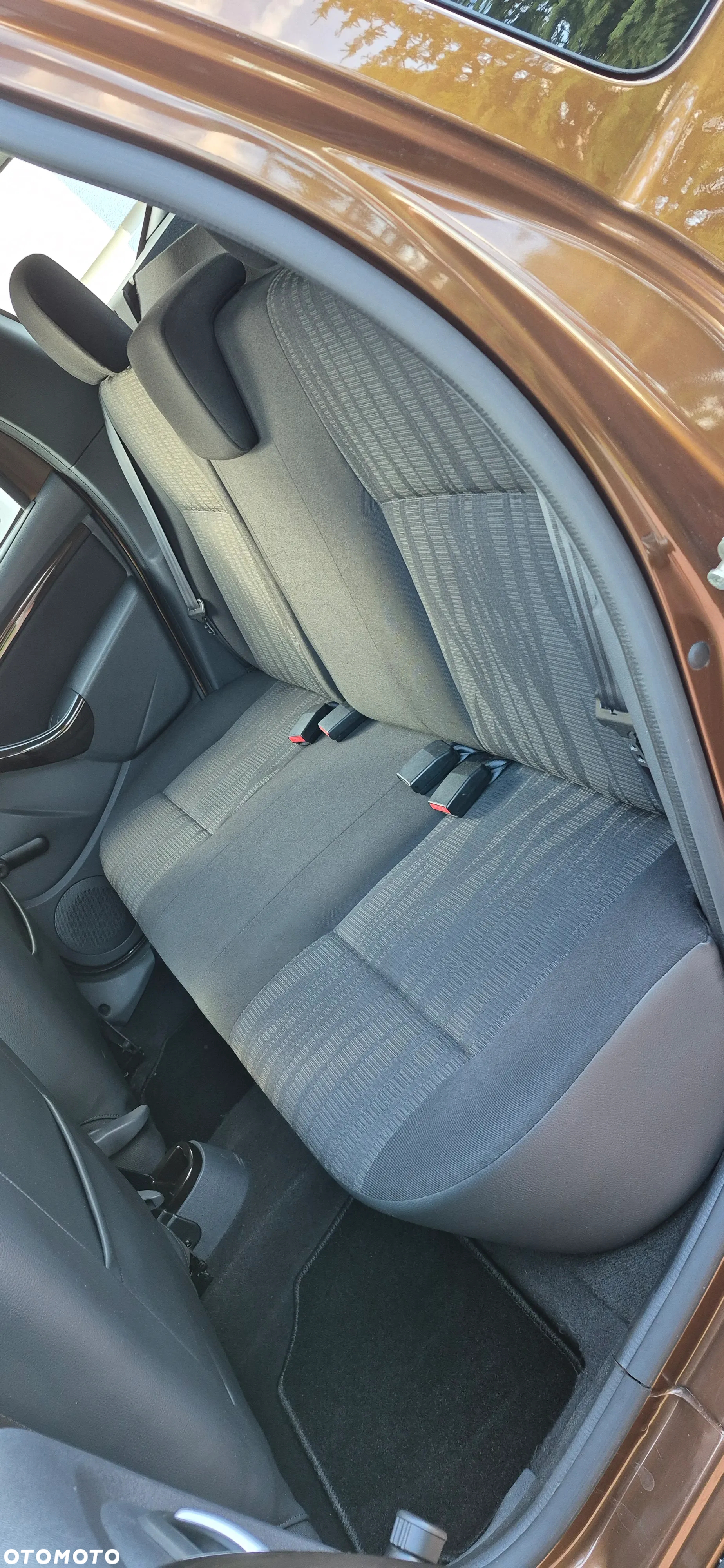 Dacia Duster 1.6 16V 4x2 - 11