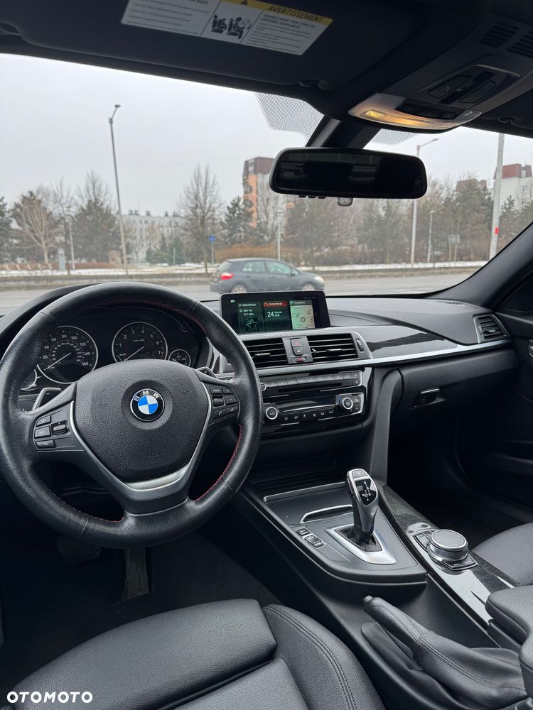 BMW Seria 3 330i xDrive Edition Luxury Line Purity - 15