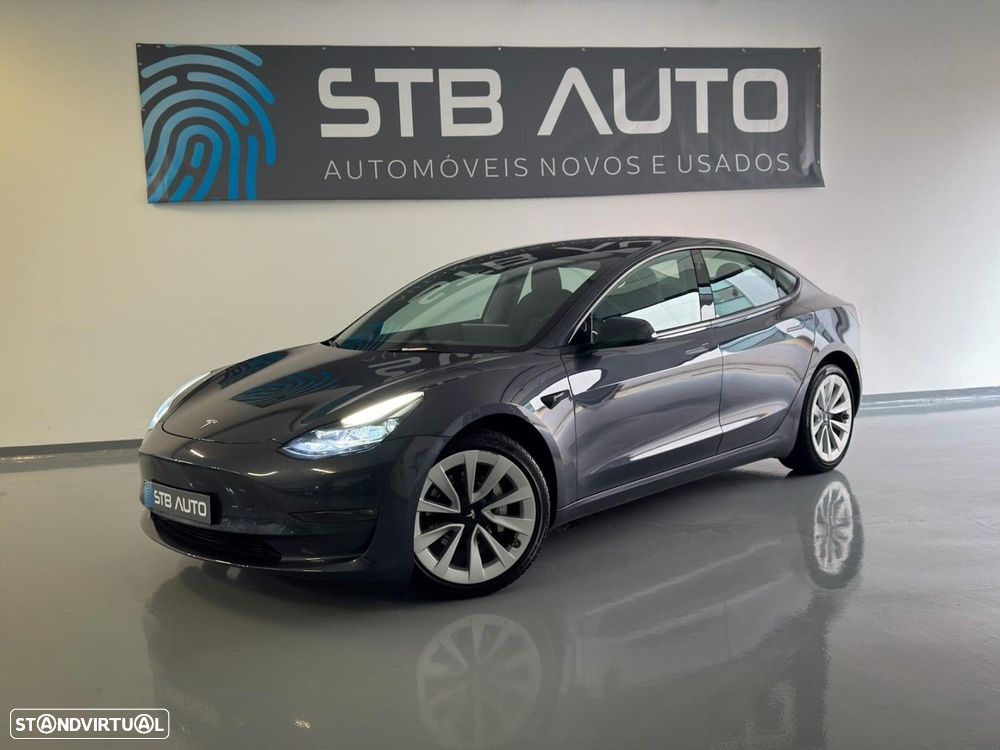 Tesla Model 3 - 1