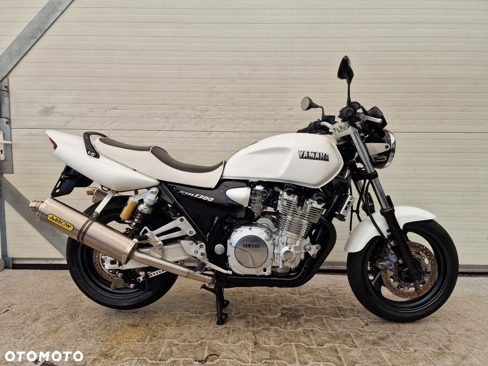 Yamaha XJR - 5