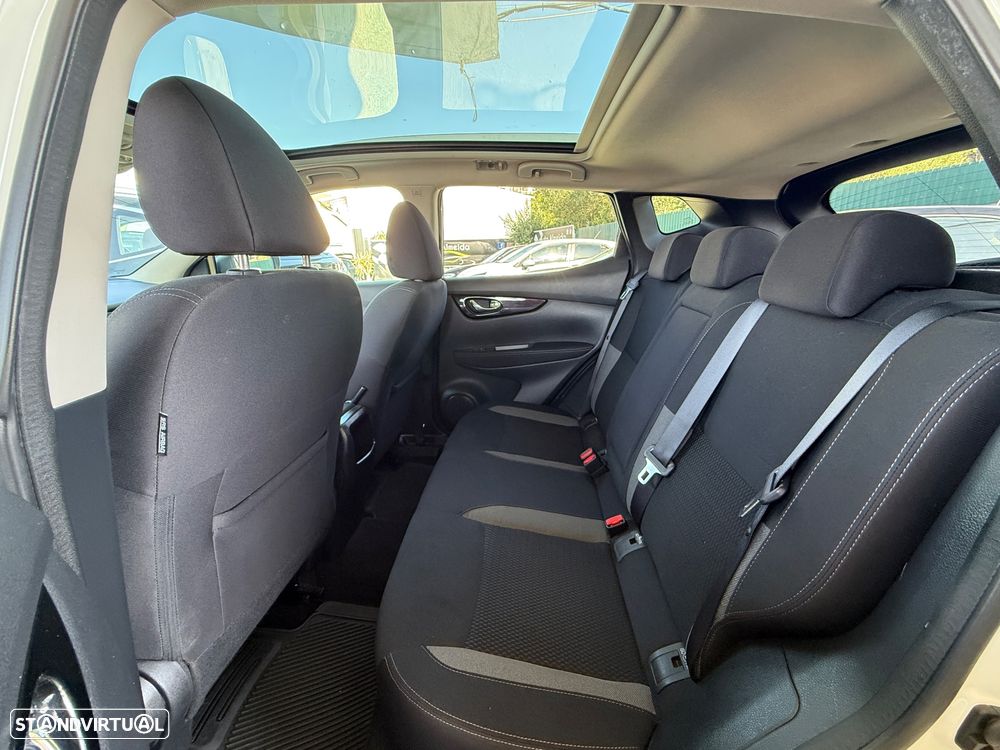 Nissan Qashqai 1.5 dCi N-Connecta Business - 17