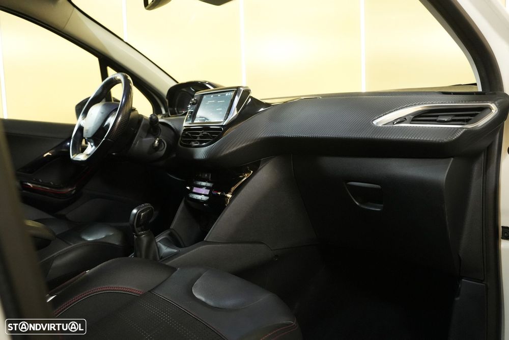 Peugeot 208 1.5 BlueHDi GT Line - 26