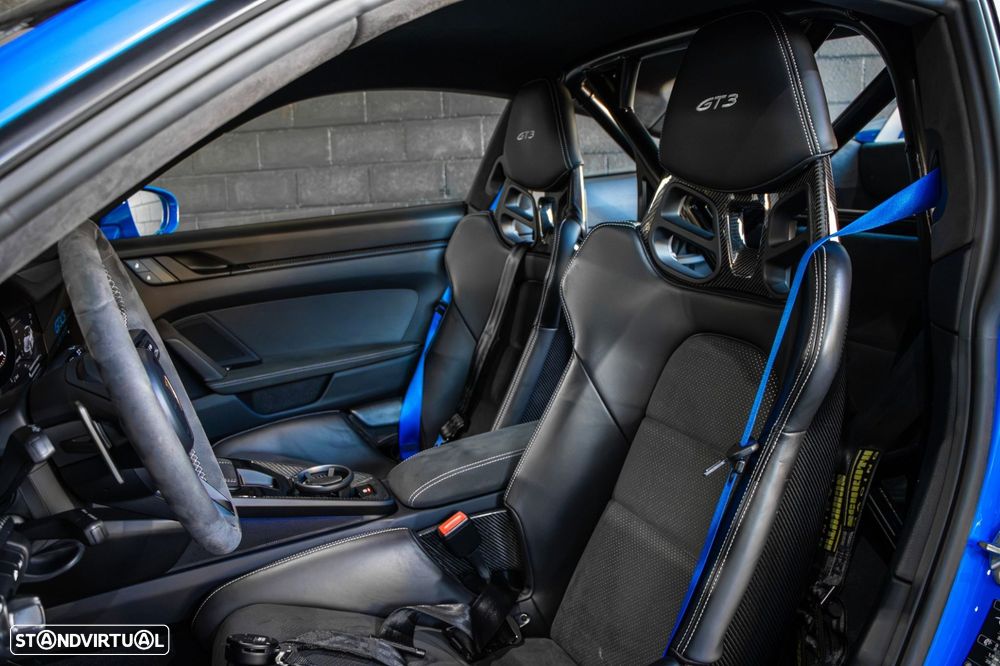 Porsche 911 (992) - 11