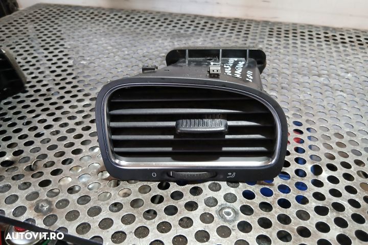 Grila ventilatie bord dreapta si stanga 5K0819710C 5K0819703G 5K08197 - 1