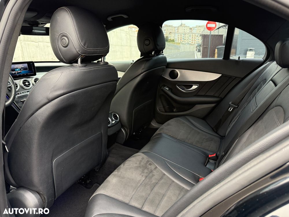 Mercedes-Benz C 220 d 4Matic 9G-TRONIC AMG Line - 9