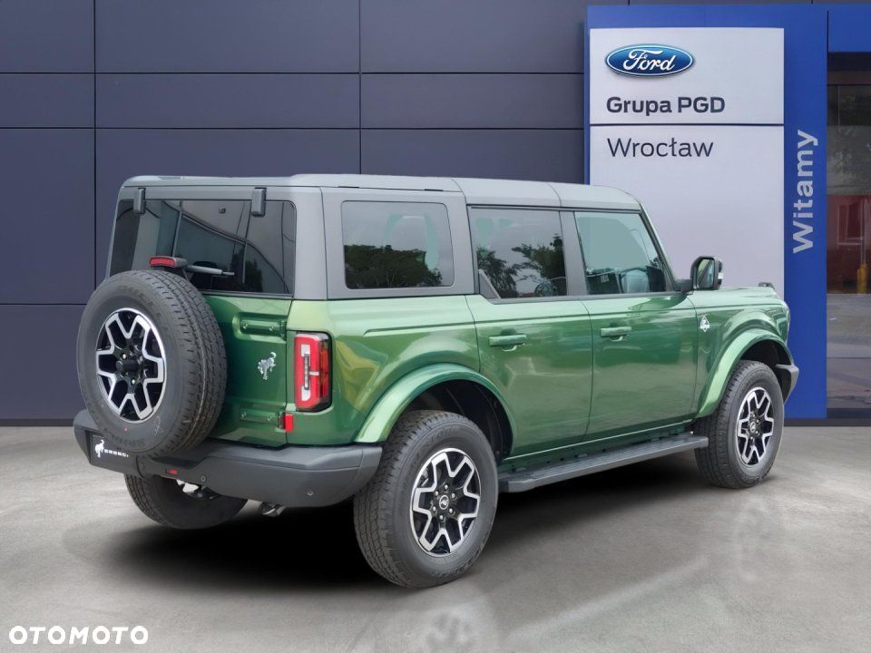 Ford Bronco - 5
